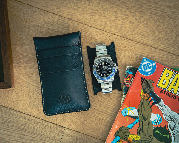 Monochrome-leather-watch-pouch-single-watch-blue-2